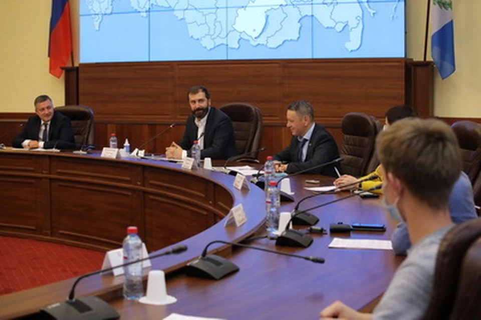 Председатель Законодательного Собрания поприветствовал иркутских студентов -финалистов конкурса «Космофест Восточный – 2020».