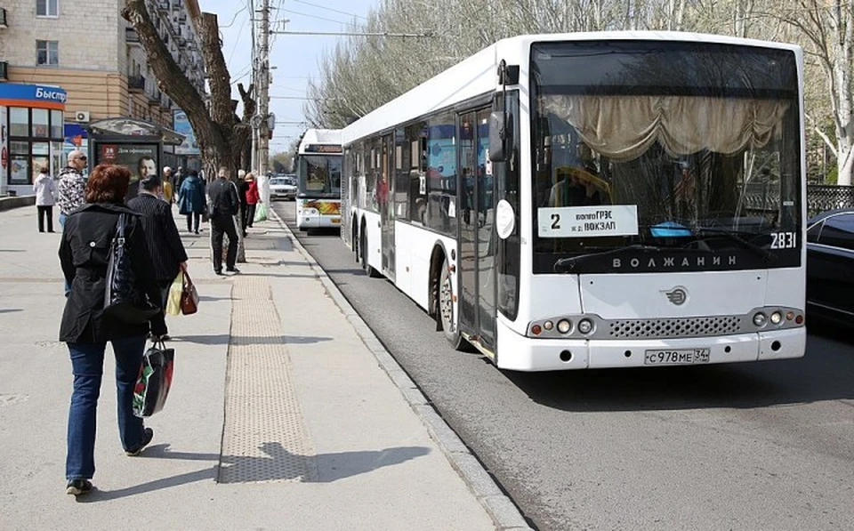 Власти обещают, что автобусы вернут на прежние маршруты, как только завершатся ремонтные работы.