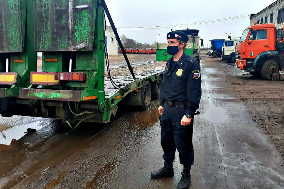 У ярославского дорожного предприятия за долги арестовали спецтехнику. ФОТО: УФССП по Ярославской области