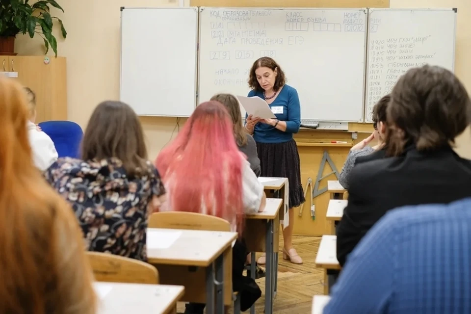 Ирина Потехина подвела итоги голосования о форматах обучения в школа Санкт-Петербурга во время пандемии.
