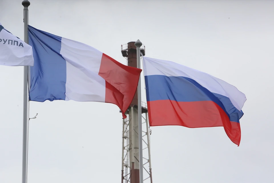 Убийца французского учителя не имел отношения к России, сообщили в посольстве