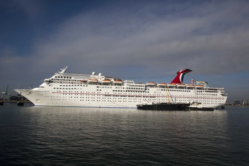 Круизный лайнер Carnival Cruise Lines бвл без пассажиров