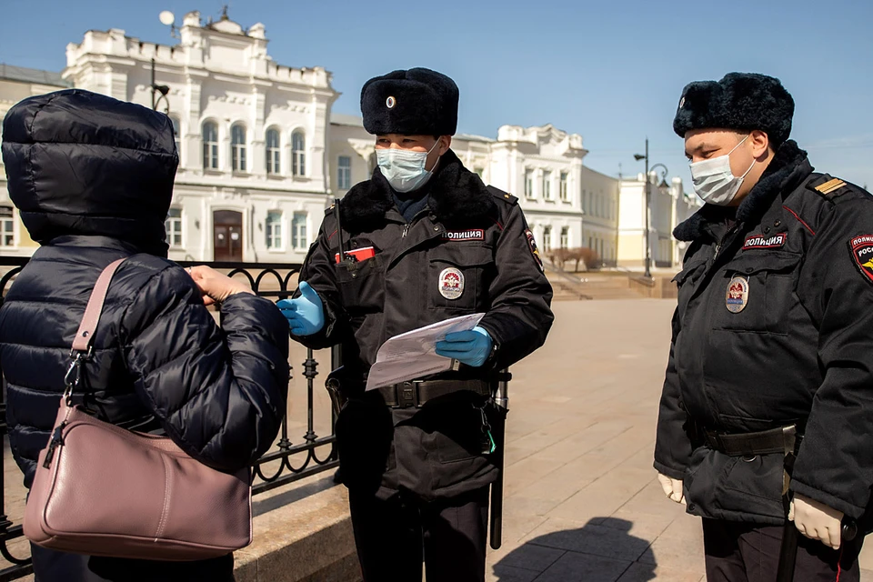 Контроль за соблюдением масочного режима в Омской области усилен.