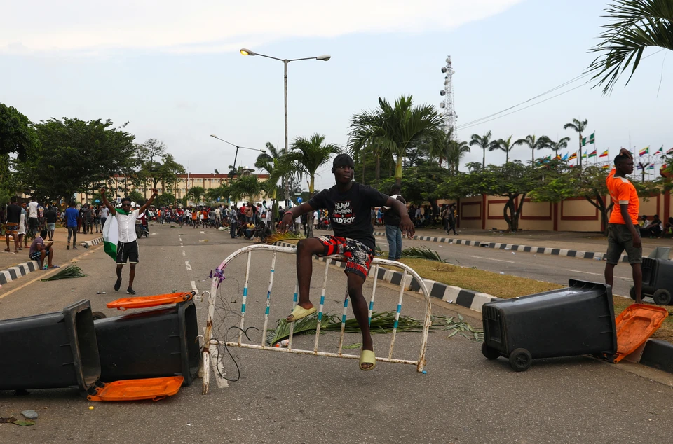 В Нигерии ввели комендантский час из-за протестов