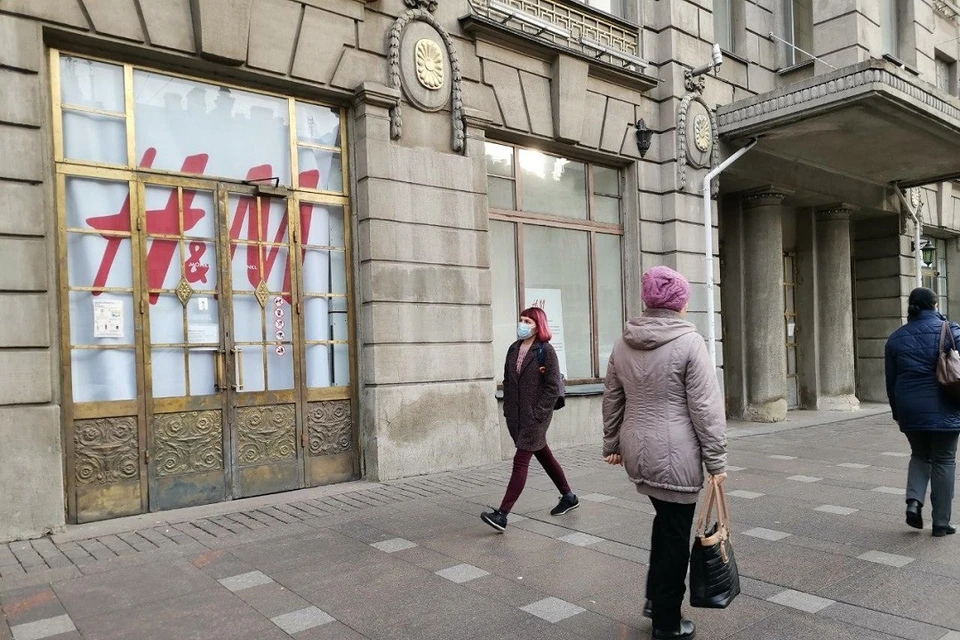 H&M закрыл магазин на Невском проспекте после 10 лет работы.