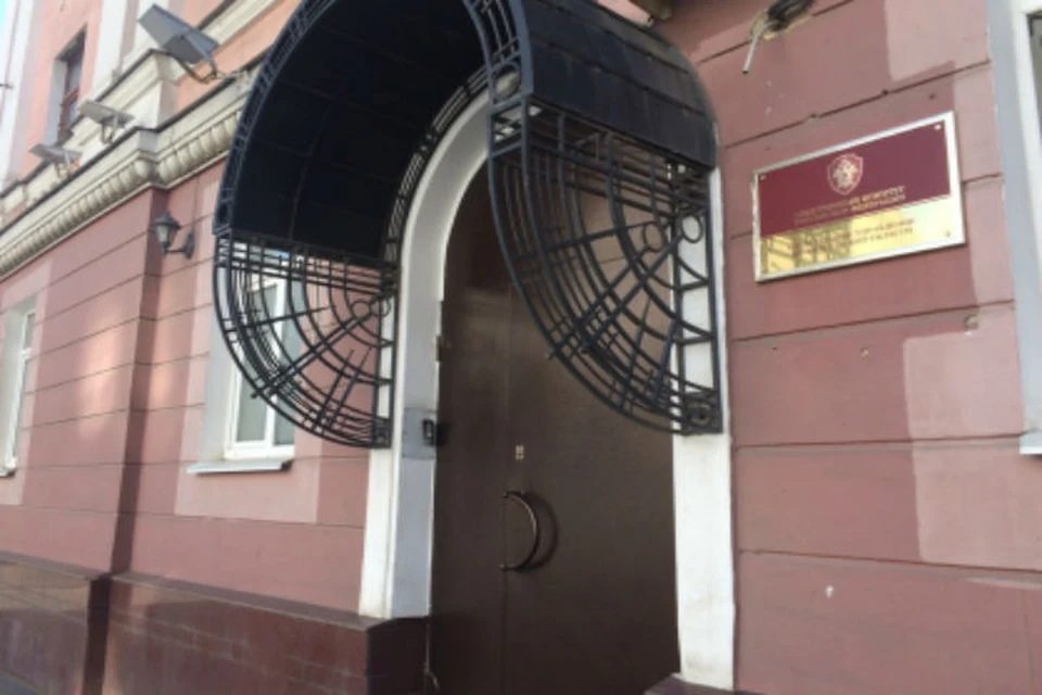 Ярославские следователи проверят, почему на ребенка упал забор