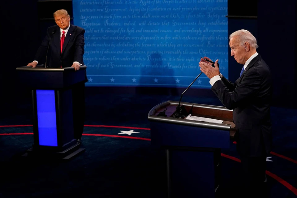 Пользователи соцсетей высказывают мнения о теледебатах кандидатов на пост президента США – нынешнего президента страны Дональда Трампа и его оппонента от Демократической партии Джо Байдена.
