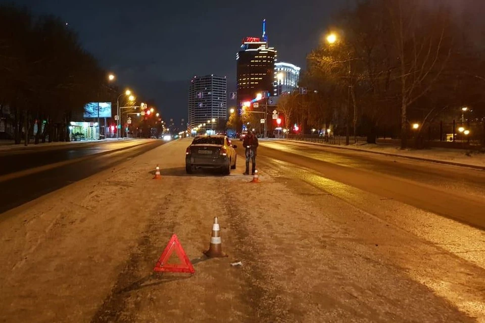 Водитель не заметил мужчину в темноте. Фото: УГИБДД по г. Новосибирску.