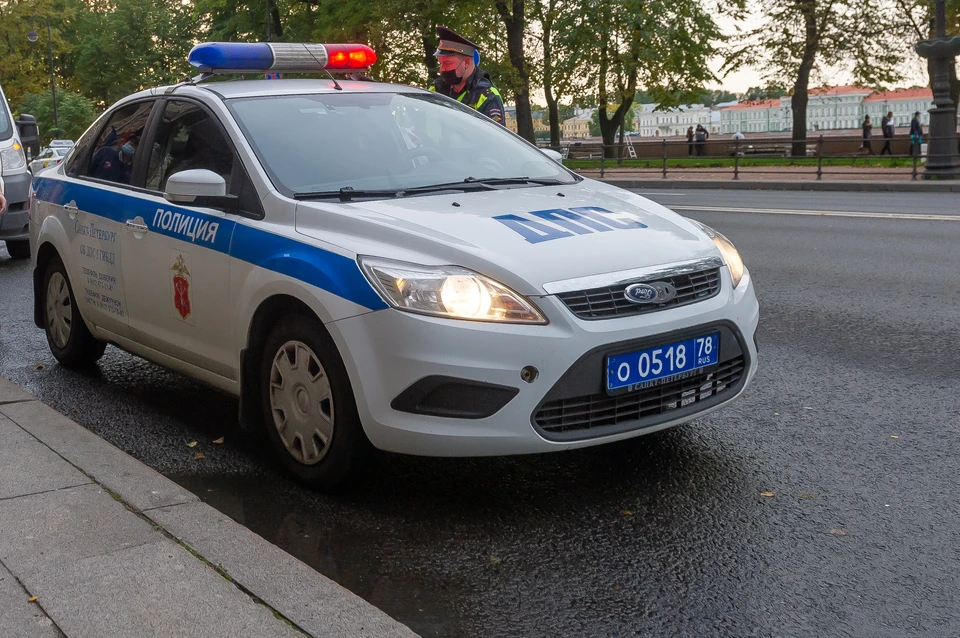 Иномарка сбила парня на самокате в Невском районе Петербурга