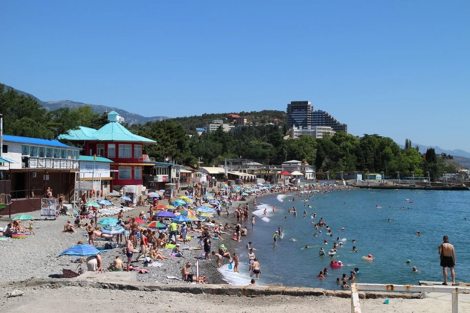 Власти обещают сделать Крым круглогодичным курортом.