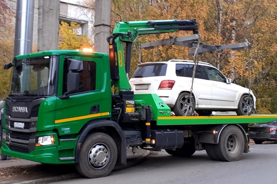 Машину у кировчанки все-таки забрали, а на нее саму завели уголовное дело. Фото: УФССП России по Кировской области