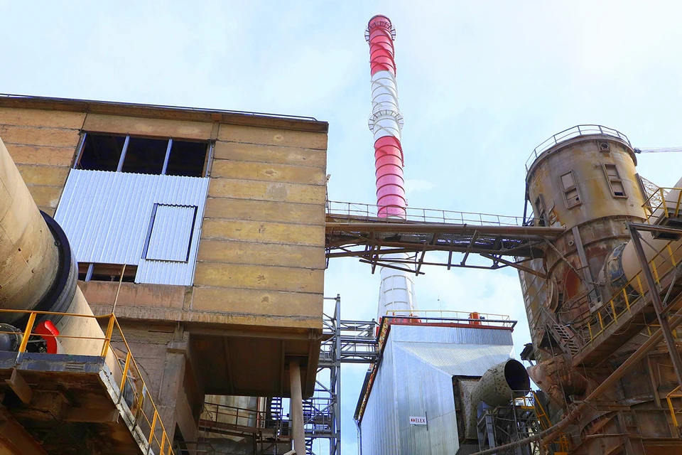На самой большой печи «Красноярского цемента» установили швейцарский электрофильтр