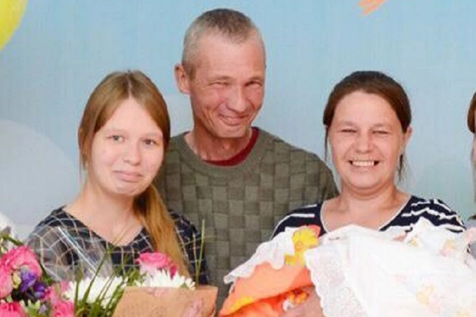 Олег Сабуров и его жена Анна скончались на месте, а их дочь Александра умерла через два месяца в больнице. У девушки осталась маленькая дочка, малышку удочерила тетя. Фото: предоставлено родственниками