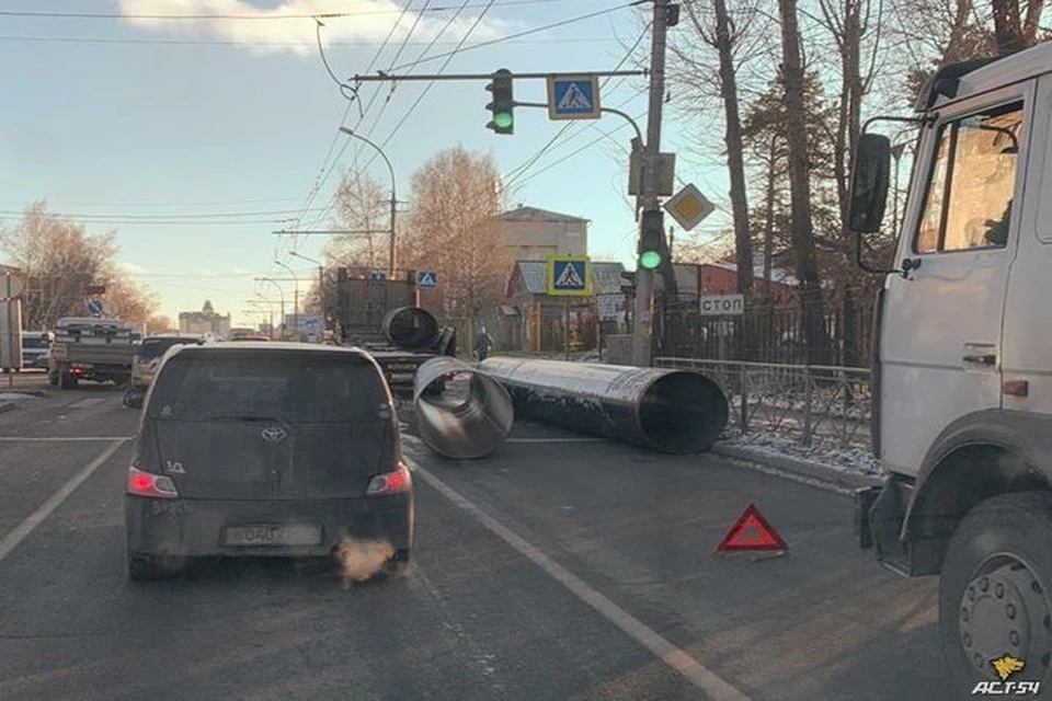 Последствия произошедшего засняли на видео очевидцы случившегося. Фото: "АСТ-54"