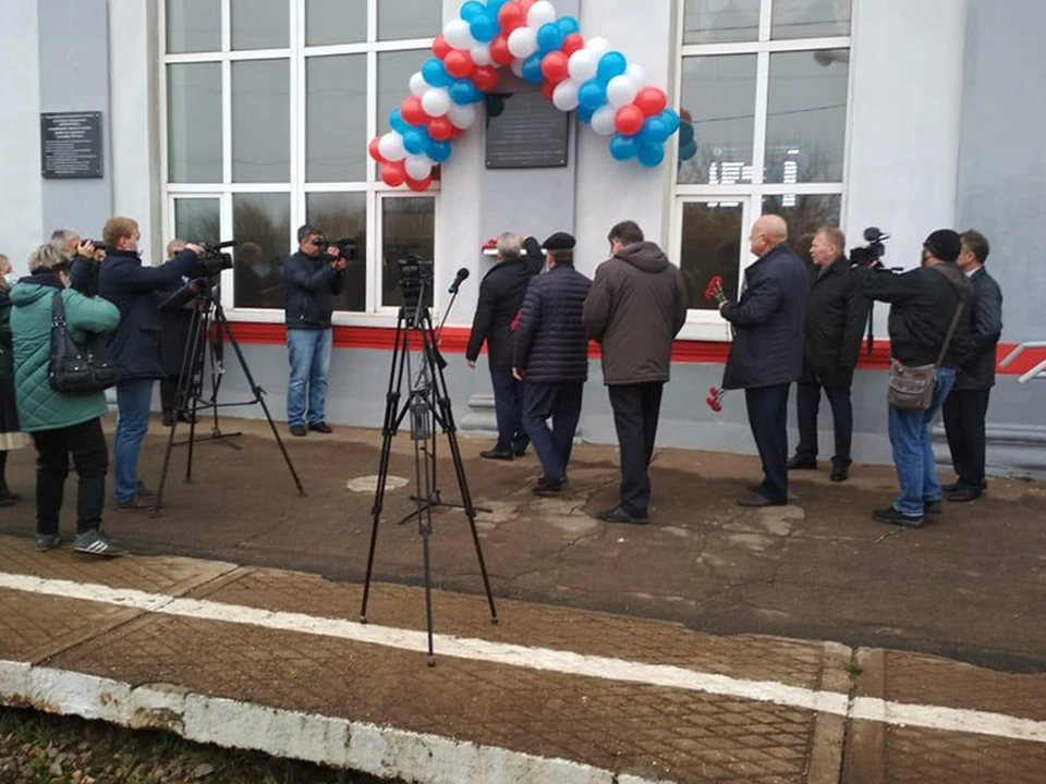 В Ярцеве открыли мемориальную доску в честь тульских бойцов. Фото: smoloblduma.ru.