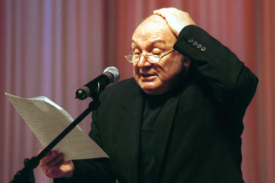 Михаил Жванецкий на сцене, 2011 г.