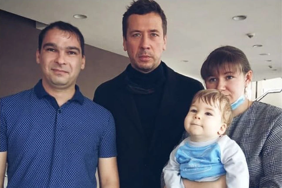 Семья Сергеевых из Барнаула встретилась с актером Андреем Мерзликиным
