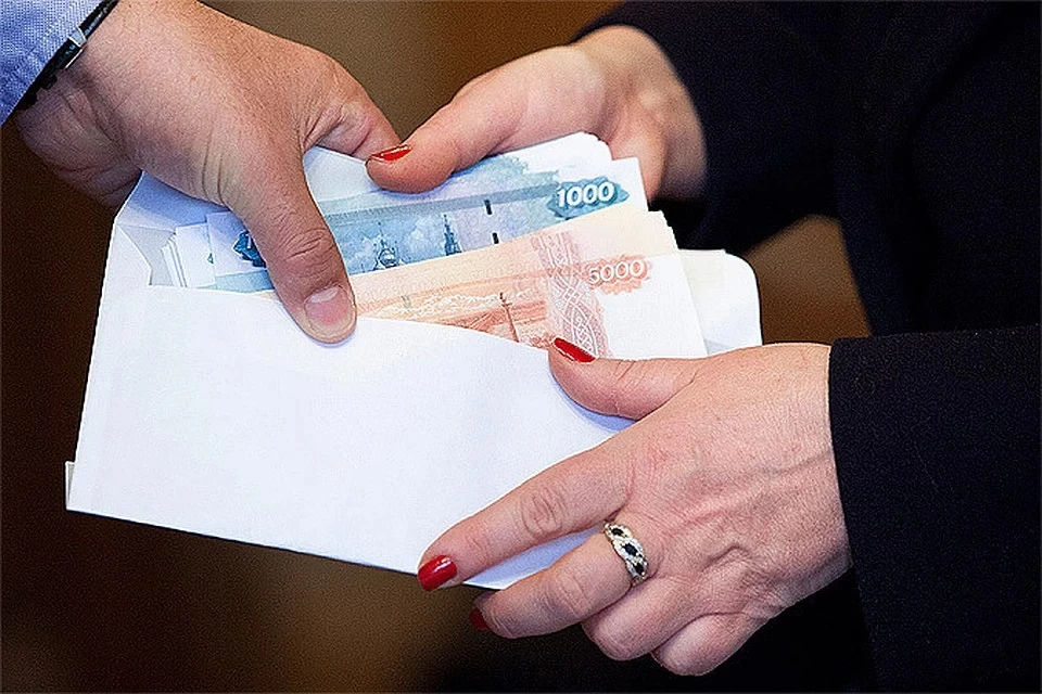 Почти полгода 69 работников оставались без денег