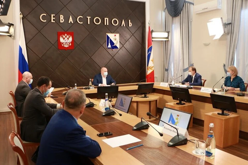 Заседание оперативного штаба по предотвращению распространения новой коронавирусной инфекции в правительстве Севастополя