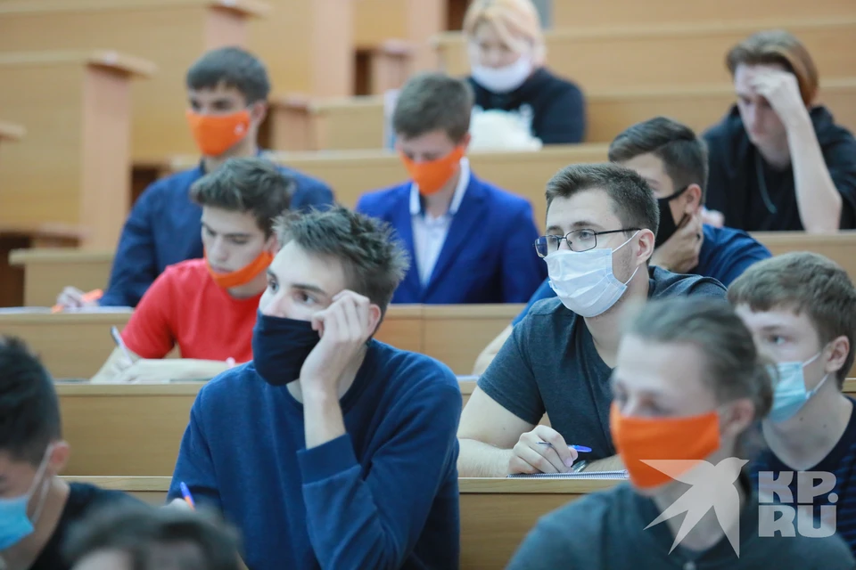 Роспотребнадзор: Рязанские студенты коронавирусом группами не болеют.