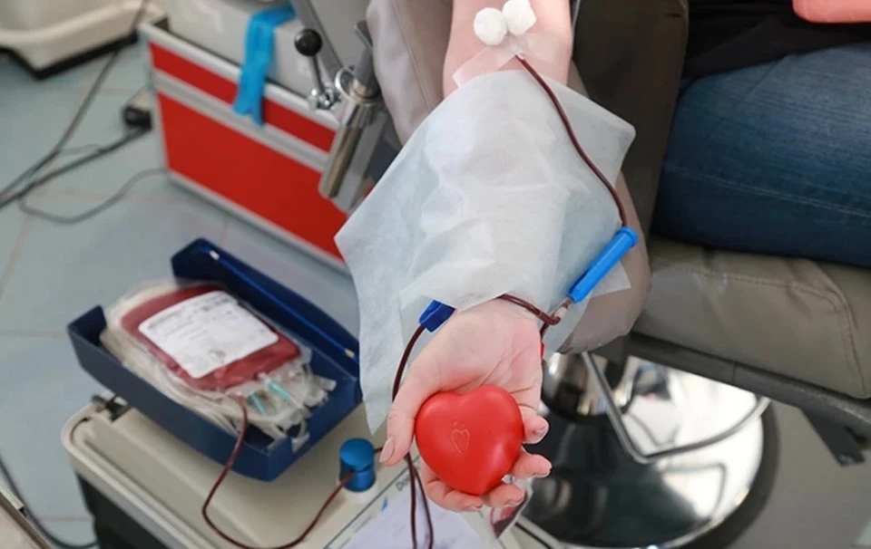 Жители Улан-Удэ сдали кровь для больного коронавирусом врача анестезиолога.