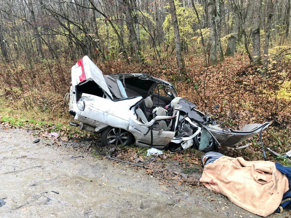 Причины аварии уточняются. Фото: ГУ МВД по Краснодарскому краю.