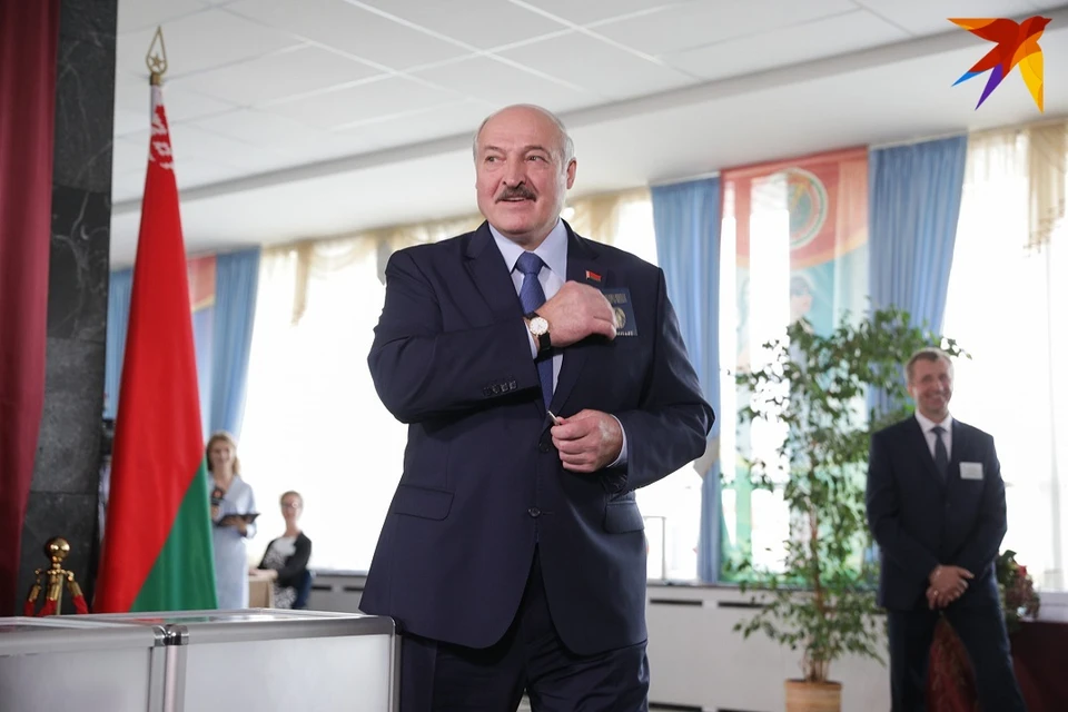 Александр Лукашенко внес изменения в указ о денежном обеспечении экс-госчиновников.