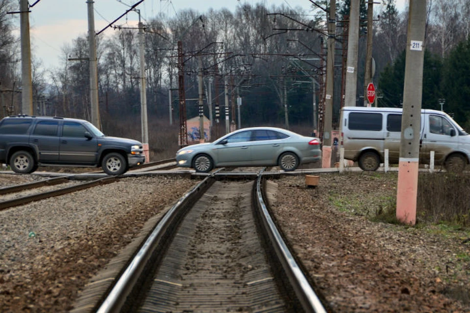 В Рыбинске ограничат движение на железнодорожном переезде