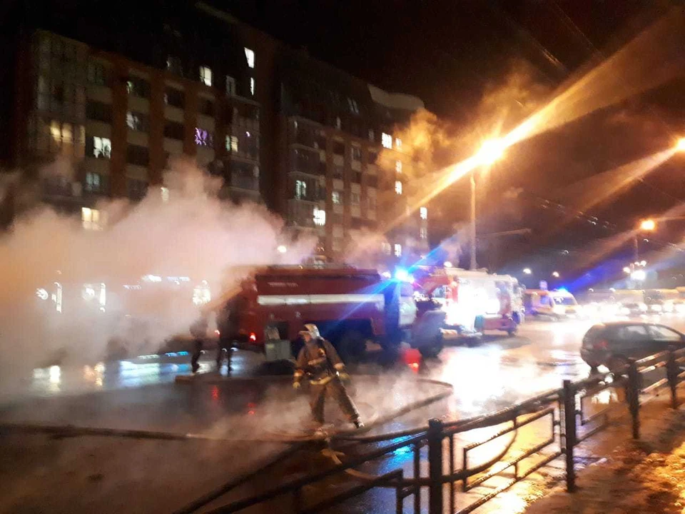 Пассажирский автобус загорелся в Ижевске. Фото: Анастасия ЗАХАРОВА