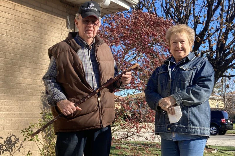 Чета американских пенсионеров прогнала грабителей при помощи трости. Фото: twitter.com/chicagotribune