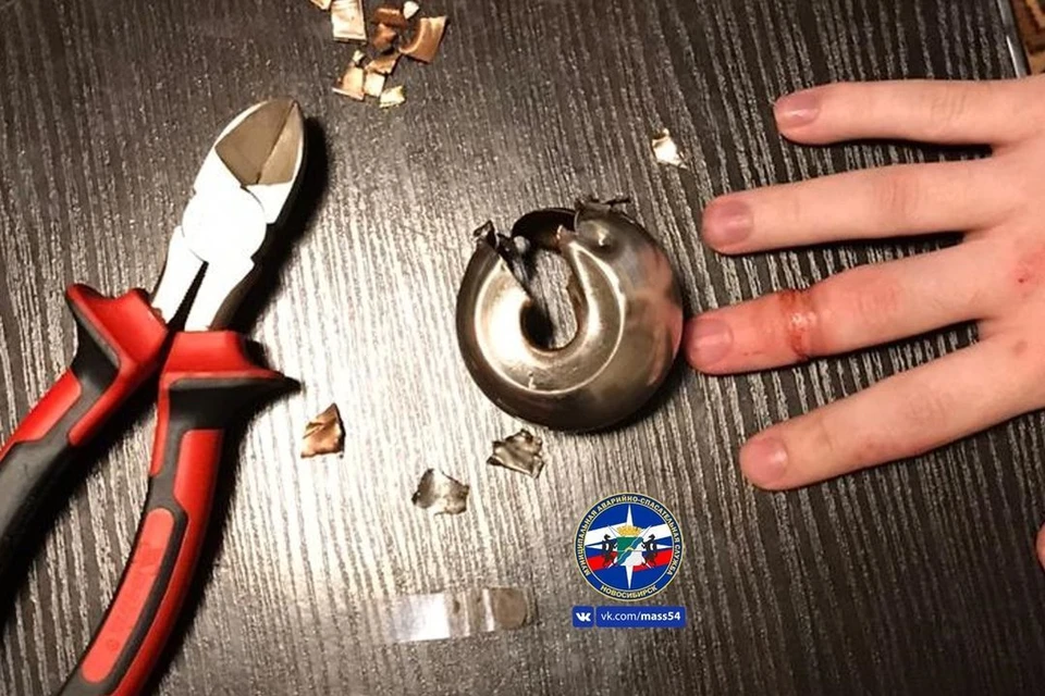 В Казани спасатели помогли мальчику, палец которого застрял в игрушечном ноже