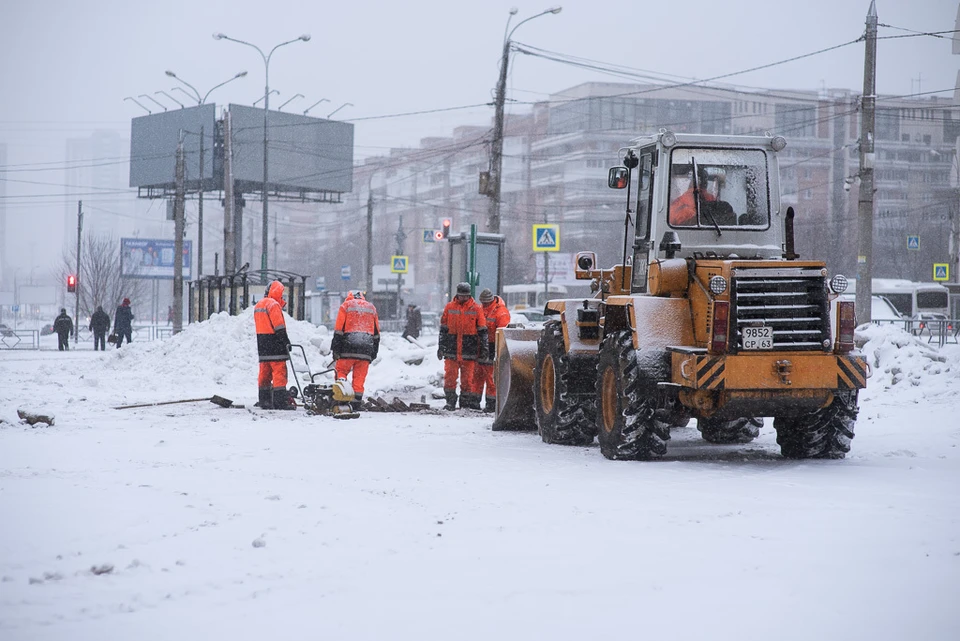 Глава города поручила коммунальным службам выводить технику на уборку улиц
