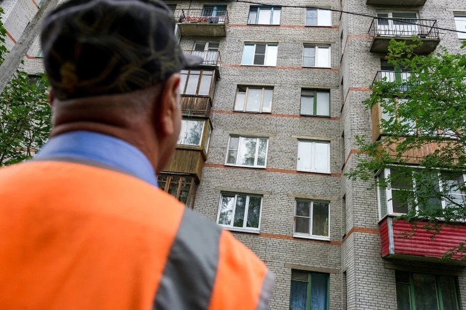 Фонд капитального ремонта домов спб. Завершенный дом. Жилищный жилой. Капитальный ремонт СПБ. Капремонт дома.