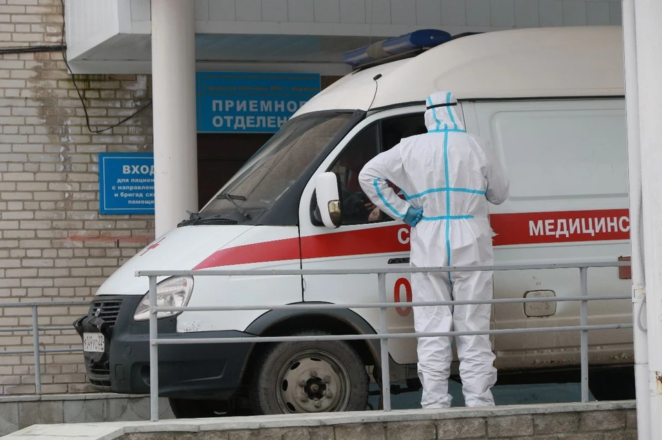 Число выздоровевших и заболевших растет.