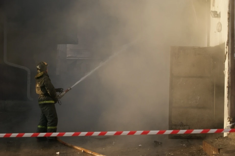 Школа горит в поселке Большое Голоустное
