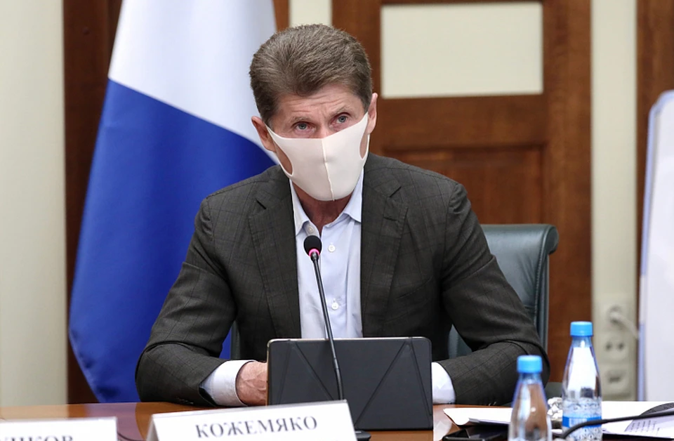 Губернатор заявил, что для восстановления электроснабжения к существующим силам Оборонэнерго, ДРСК, МЧС, военным, лесникам, дополнительно прибудут пять бригад ДРСК с высокопроходимыми КАМАЗами-вышками