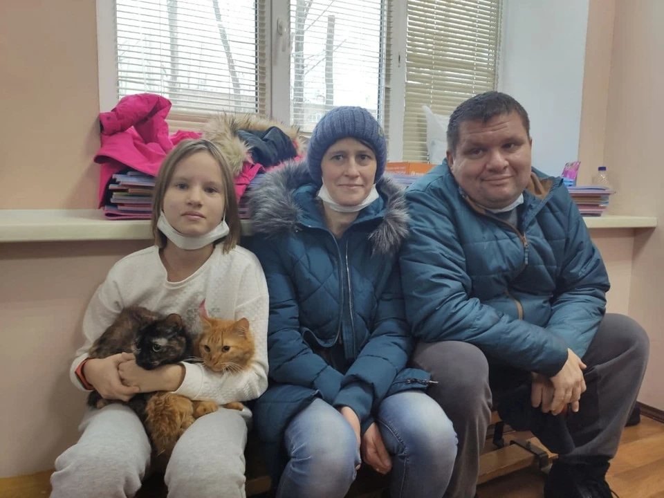 Люди спешно выходили из квартир, прихватив с собой любимых питомцев.