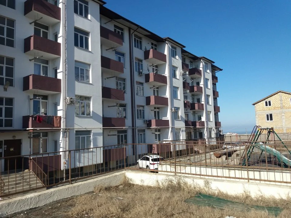 Жильцы пятиэтажки на ул. Артдивизионовская хотят подать в суд на застройщика