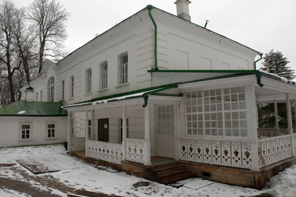 В Тульской области временно закрывается Дом Толстого, Флигель Кузминских и конюшни