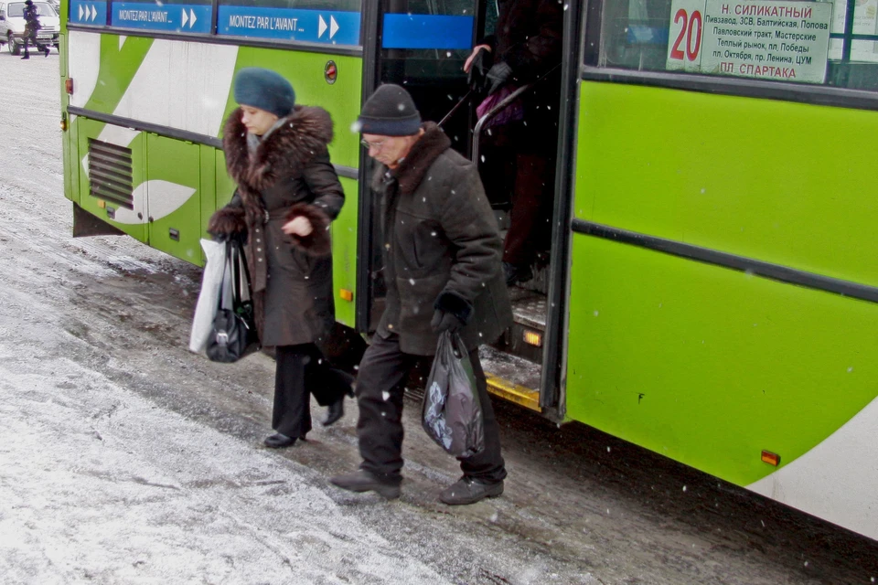 Тонкий слой льда на городских улицах и на загородных дорогах является причиной большинства травм