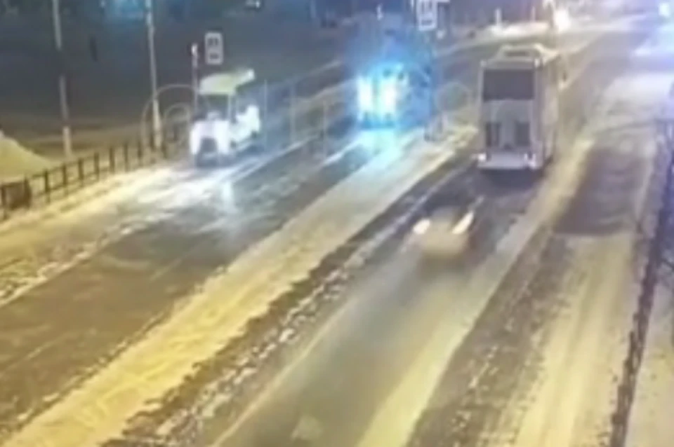 Видео смертельного ДТП с Лексусом и автобусом в Братске появилось в сети. Фото: "ДТП 38RUS"