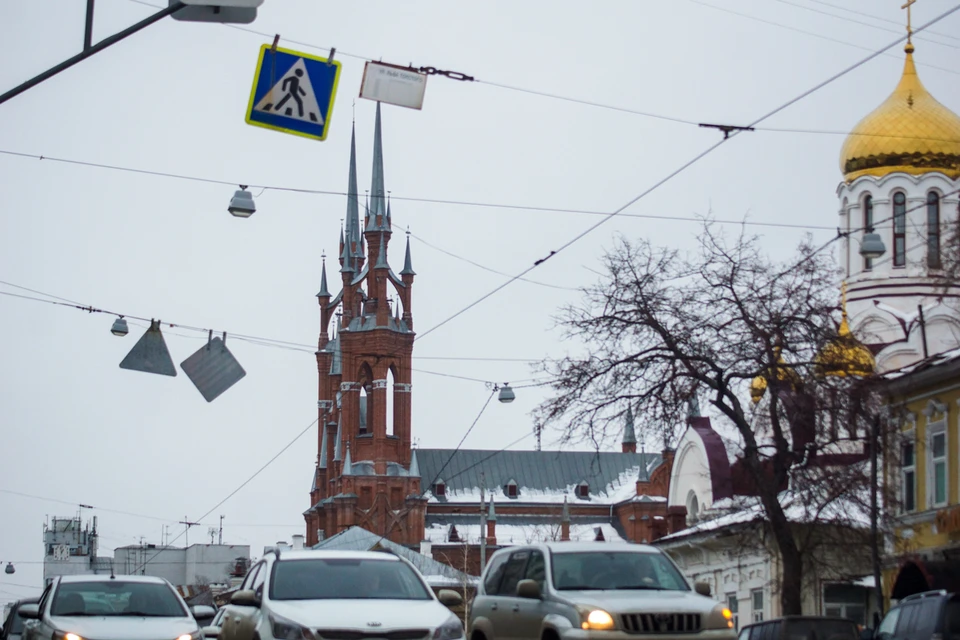 Конечно, такое число проводов портит город