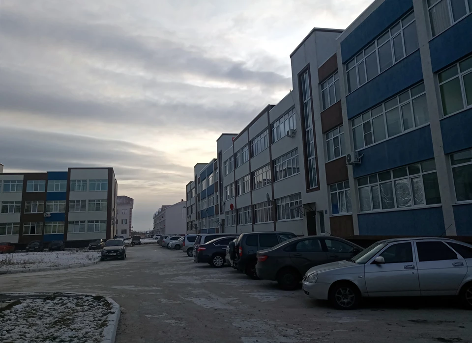 Дома были сданы в эксплуатацию всего несколько дней назад, но уже нуждаются в ремонте