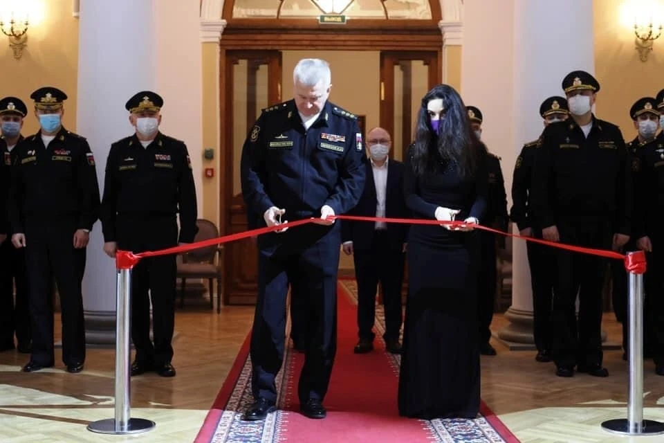 Выставку "Аристократы морей" открыли в здании Адмиралтейства в Санкт-Петербурге. Фото: Департамент информации и массовых коммуникаций Минобороны РФ