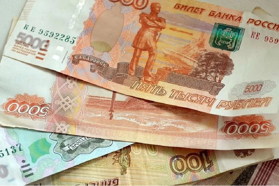 Покупатель заплатил 15 тысяч рублей поддельными купюрами.