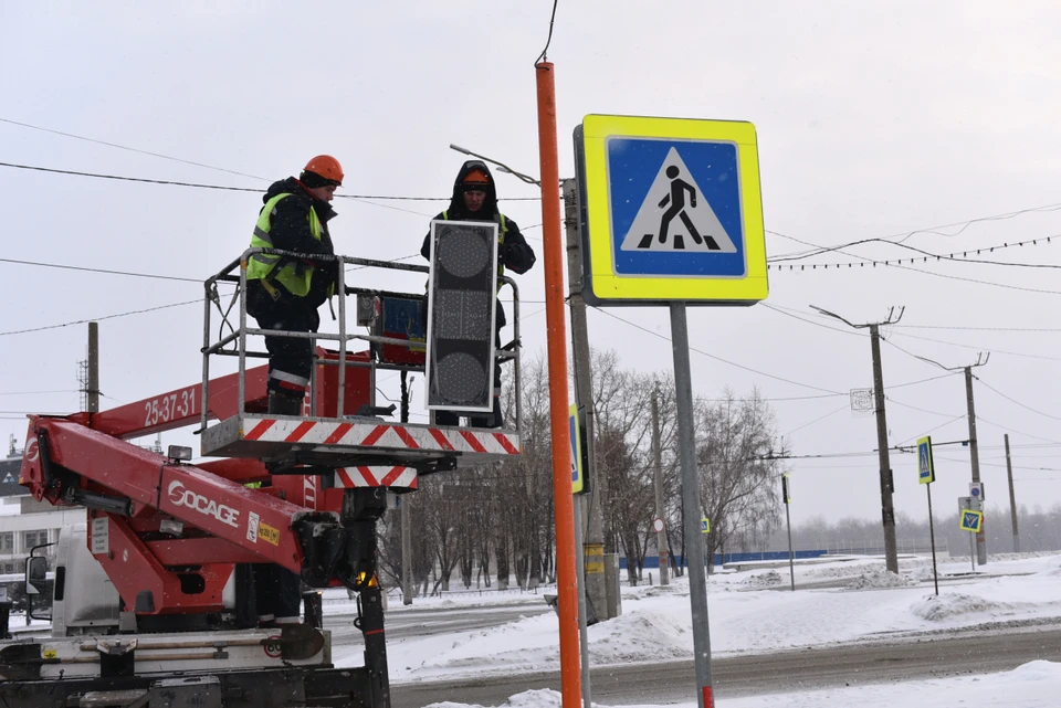 Светофор на пл. Баварина в Барнауле