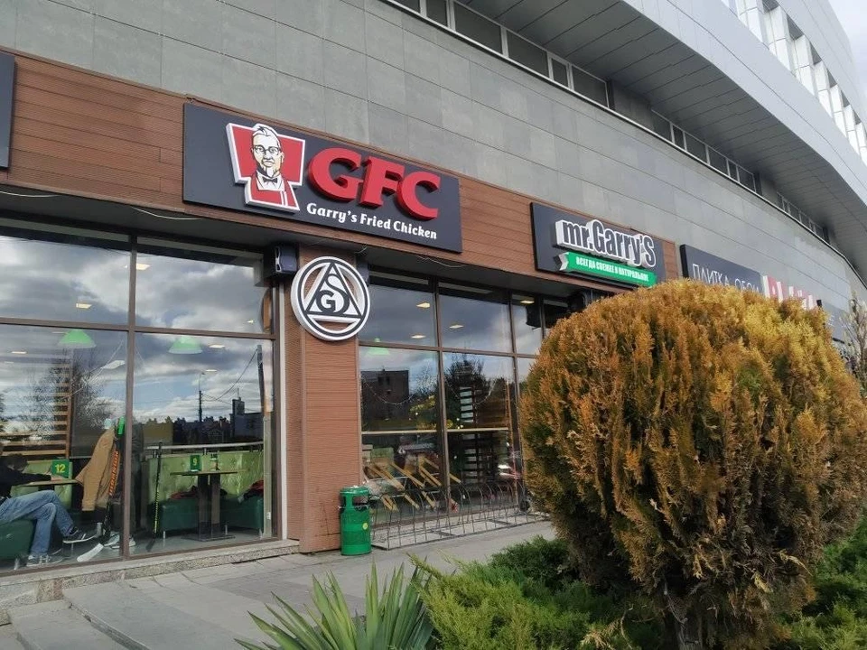 В Крыму открыли кафе-двойник «KFC». Фото: Вадим Никифоров / Facebook