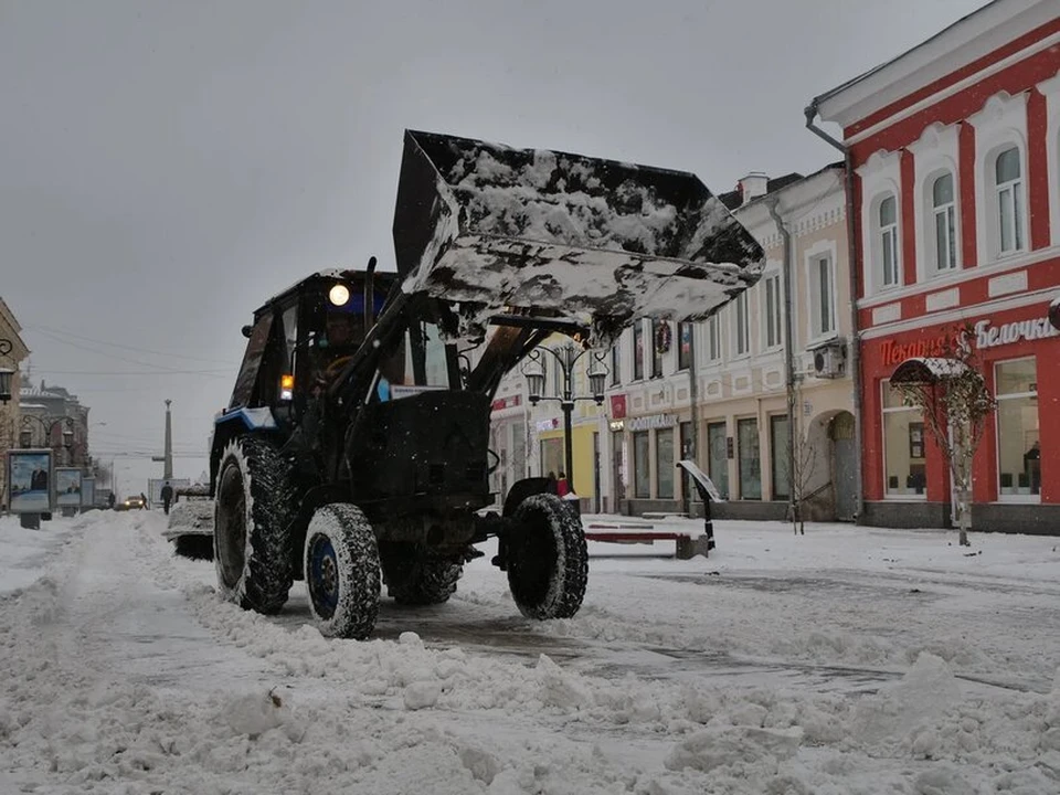 В воскресенье на расчистку улиц выйдет порядка 300 единиц техники, что в 6 раз больше, чем в другие дни