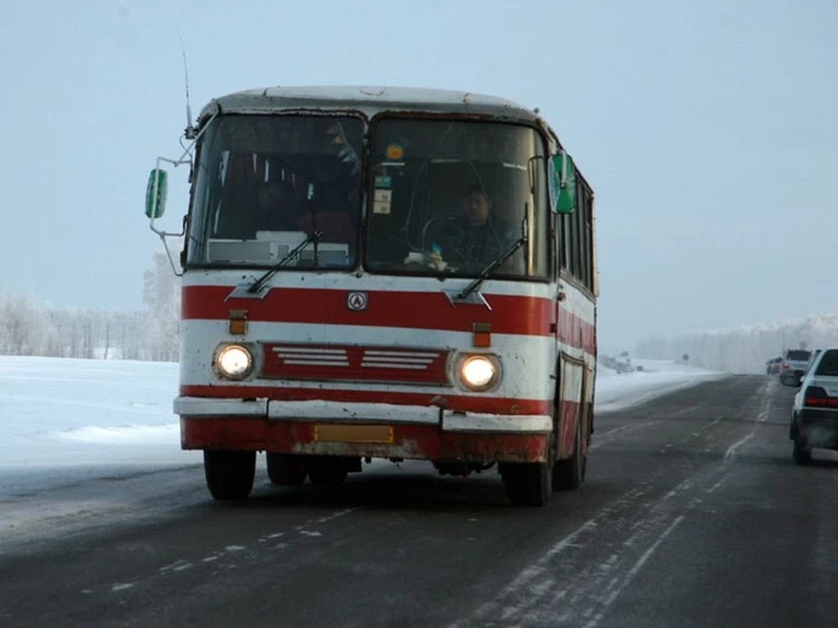 На новосибирском автовокзале из-за морозов отменили рейсы: рассказываем,  куда не смогут уехать сибиряки - KP.RU