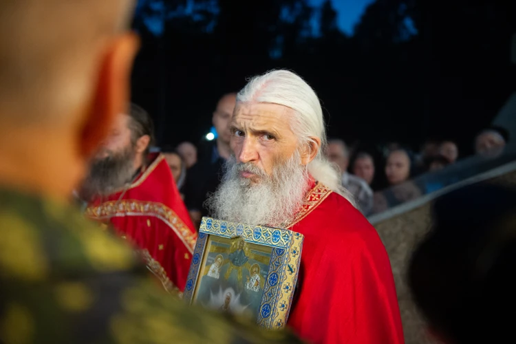 «Пускай попробуют»: опальный «отец Сергий» заявил, что ждет в монастыре спецназ